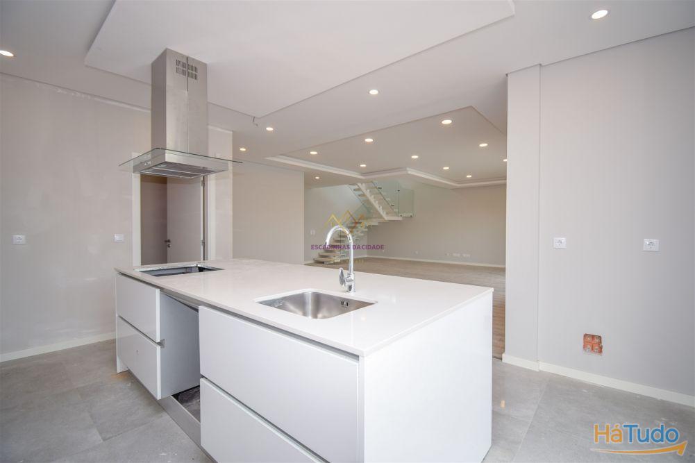 Moradia T4 Isolada com piscina em zona nobre de Azeitão Moradia T4 Isolada com piscina em zona nobre de Azeitão