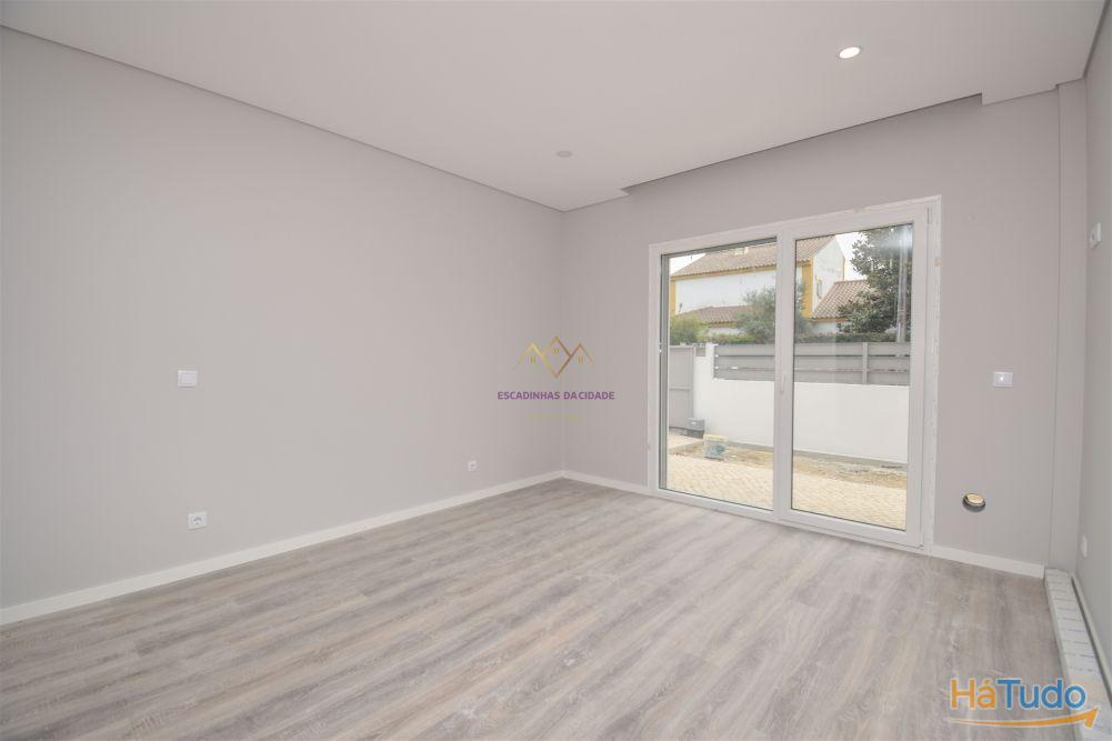 Moradia T4 Isolada com piscina em zona nobre de Azeitão Moradia T4 Isolada com piscina em zona nobre de Azeitão