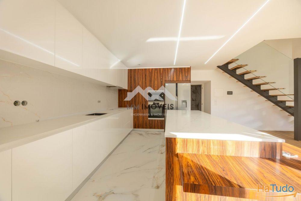 Moradia T4 | Nova 2026 | Águas Santas | Terraço | Jardim | Suite | Garagem 2 Carros Moradia T4 | Nova 2026 | Águas Santas | Terraço | Jardim | Suite | Garagem 2 Carros