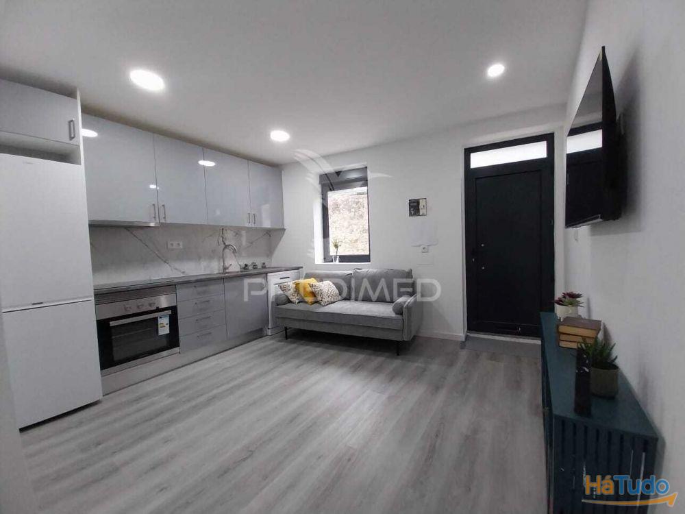 Moradia T1 Renovada ? Centro do Porto (junto à Rua Santa Catarina) Moradia T1 Renovada ? Centro do Porto (junto à Rua Santa Catarina)