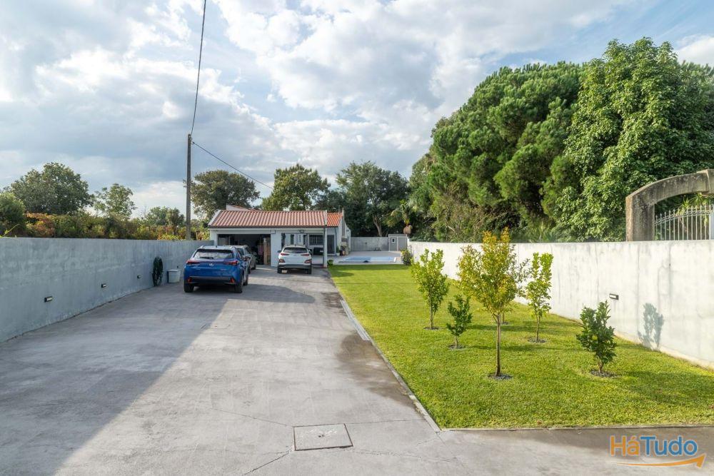 Moradia Térrea T2+1 | Folgosa - Maia | Piscina | Jardim | Terreno 721m2 Moradia Térrea T2+1 | Folgosa - Maia | Piscina | Jardim | Terreno 721m2