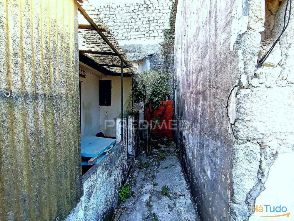 2 Moradias para recuperar - Freixo 2 Moradias para recuperar - Freixo