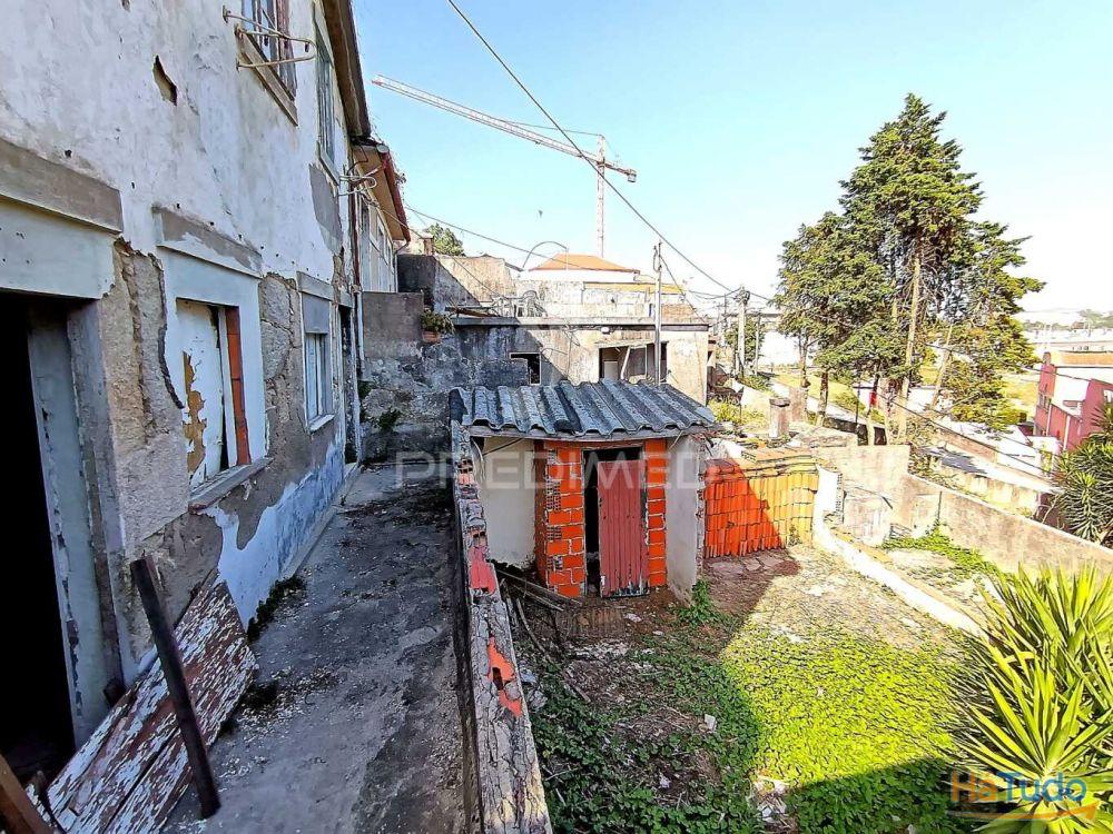 2 Moradias para recuperar - Freixo 2 Moradias para recuperar - Freixo