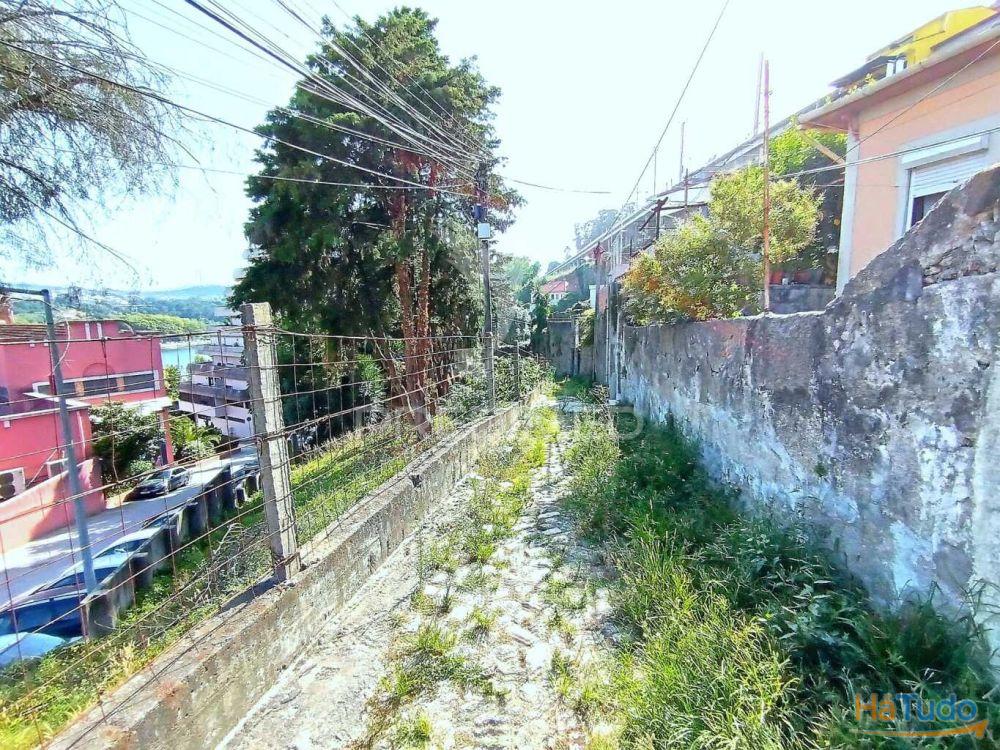 2 Moradias para recuperar - Freixo 2 Moradias para recuperar - Freixo