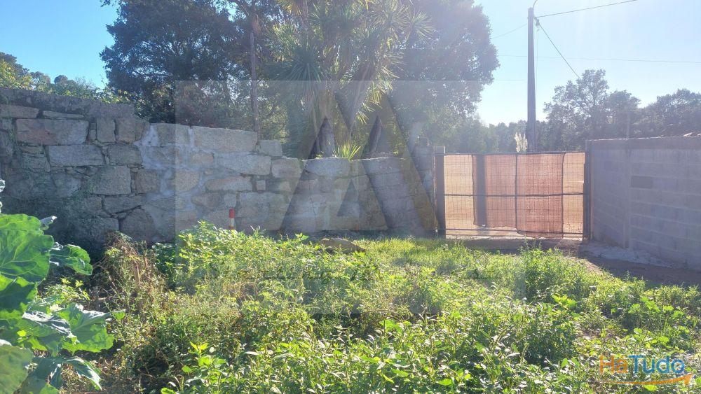 Moradia com terreno em estado de ruína na freguesia de Retorta em Vila do Conde Moradia com terreno em estado de ruína na freguesia de Retorta em Vila do Conde