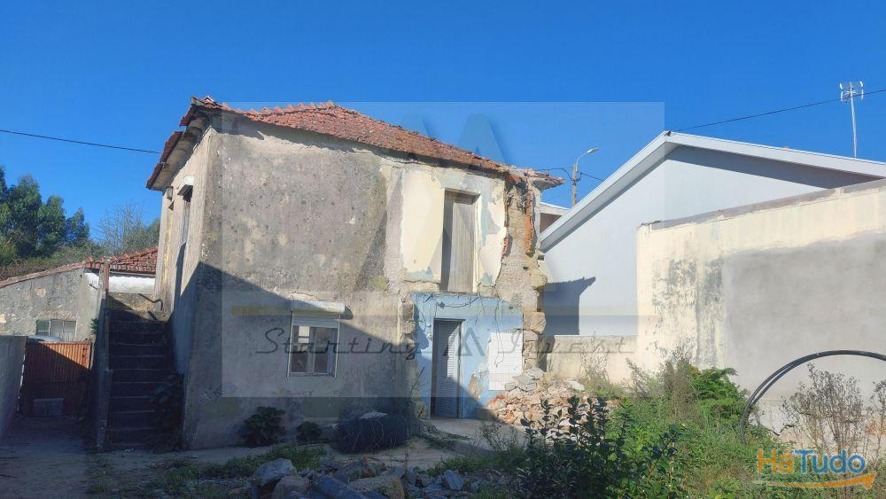 Moradia com terreno em estado de ruína na freguesia de Retorta em Vila do Conde Moradia com terreno em estado de ruína na freguesia de Retorta em Vila do Conde