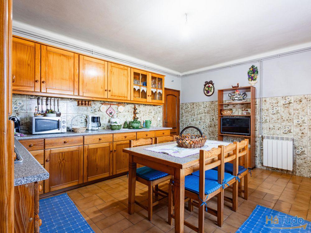 Moradia T6 com 3.150m² de Terreno a 400m da Praia da Leirosa - Excelente Oportunidade de Investimento Moradia T6 com 3.150m² de Terreno a 400m da Praia da Leirosa - Excelente Oportunidade de Investimento