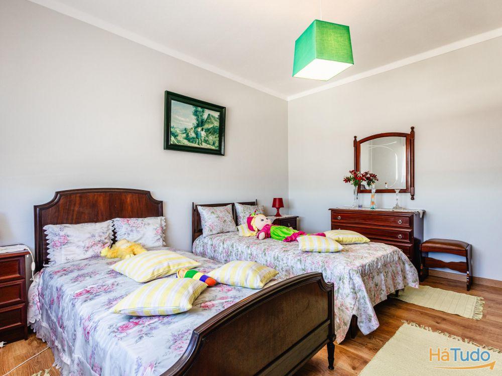 Moradia T6 com 3.150m² de Terreno a 400m da Praia da Leirosa - Excelente Oportunidade de Investimento Moradia T6 com 3.150m² de Terreno a 400m da Praia da Leirosa - Excelente Oportunidade de Investimento