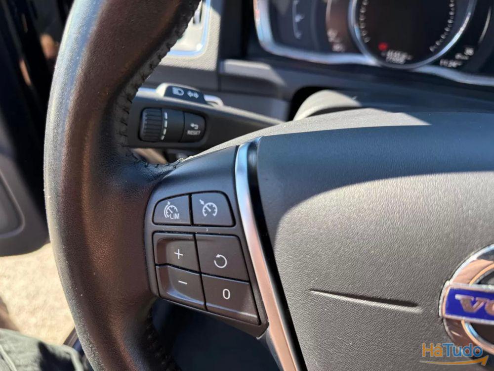 Volvo V60 AWD Volvo V60 AWD