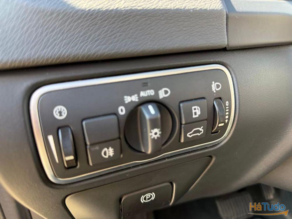 Volvo V60 AWD Volvo V60 AWD