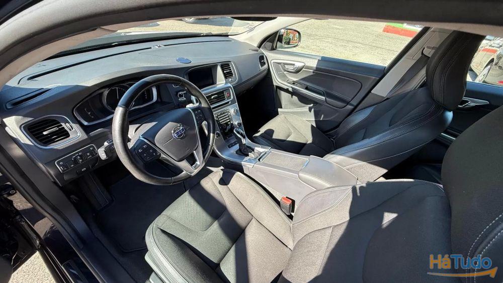 Volvo V60 AWD Volvo V60 AWD