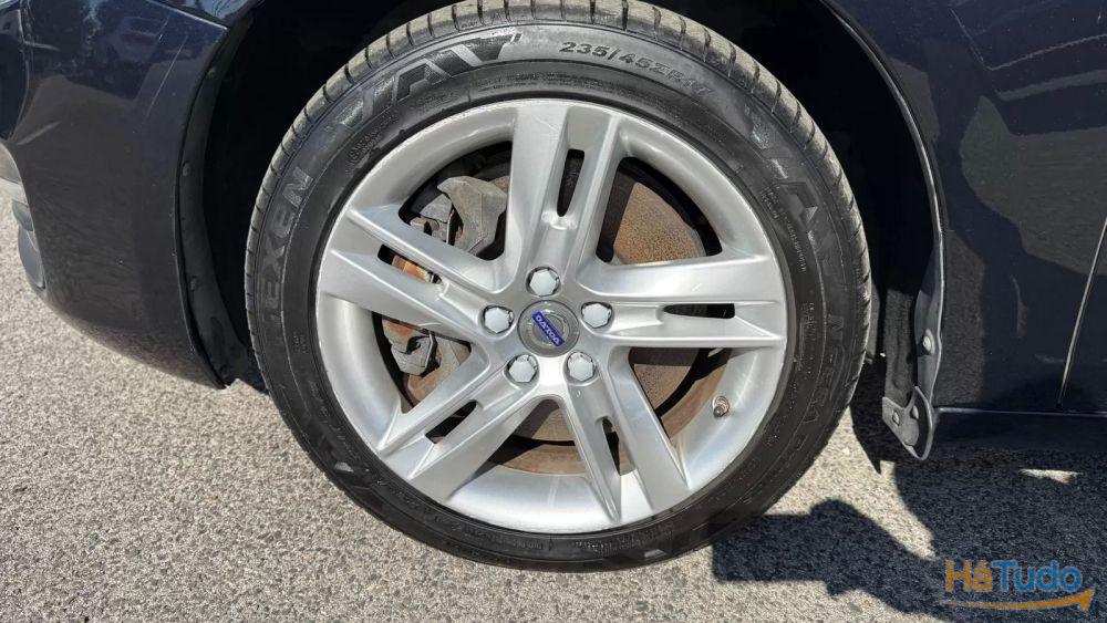 Volvo V60 AWD Volvo V60 AWD