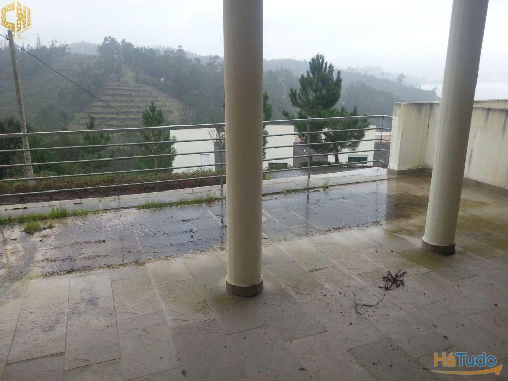 V2 em Vale do Vime V2 em Vale do Vime