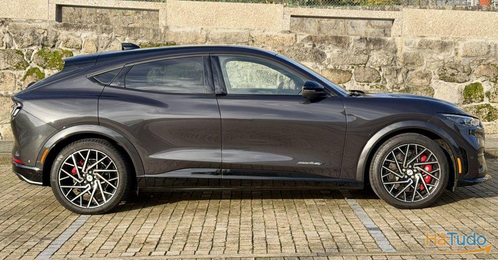 Ford Mustang Mach-E 90.5 kWh GT AWD Ford Mustang Mach-E 90.5 kWh GT AWD