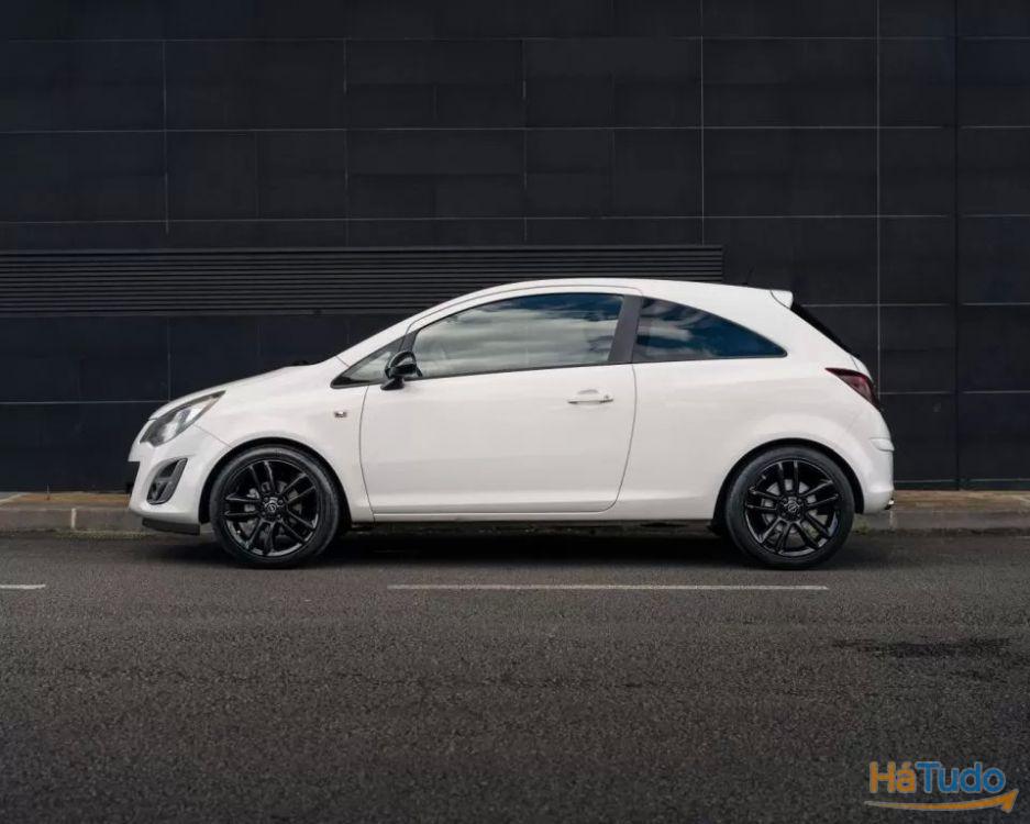 Opel Corsa 1.4 Black Editon (100cv) Opel Corsa 1.4 Black Editon (100cv)