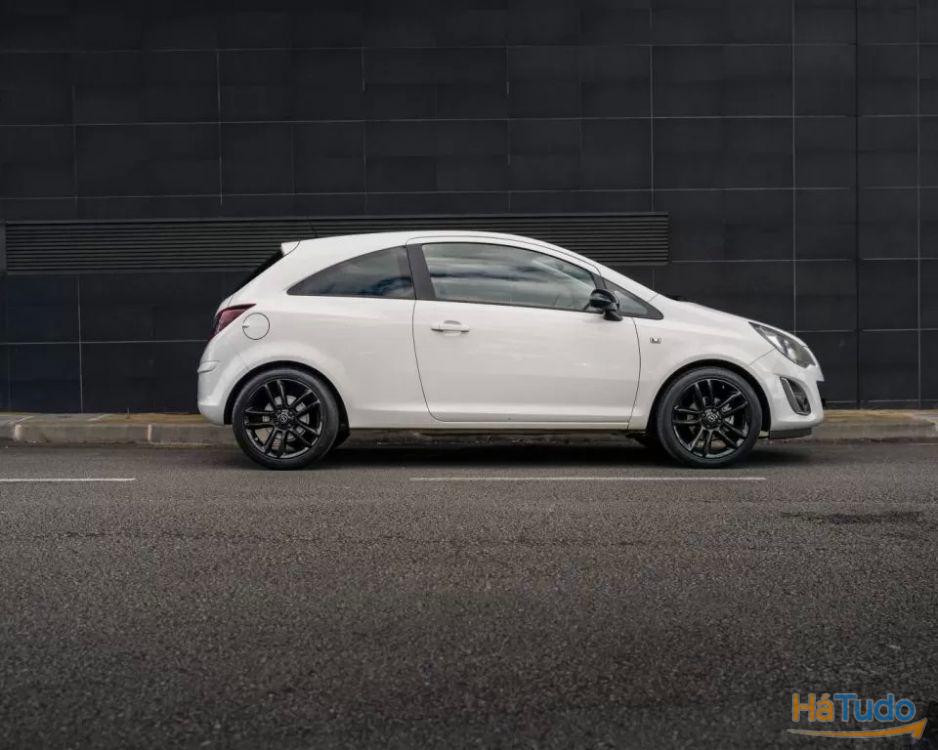 Opel Corsa 1.4 Black Editon (100cv) Opel Corsa 1.4 Black Editon (100cv)