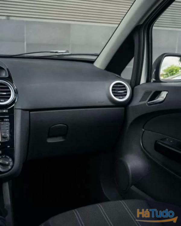 Opel Corsa 1.4 Black Editon (100cv) Opel Corsa 1.4 Black Editon (100cv)