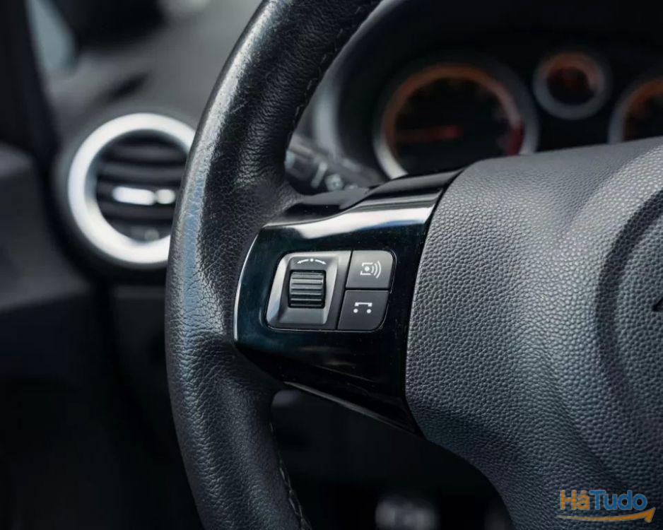 Opel Corsa 1.4 Black Editon (100cv) Opel Corsa 1.4 Black Editon (100cv)