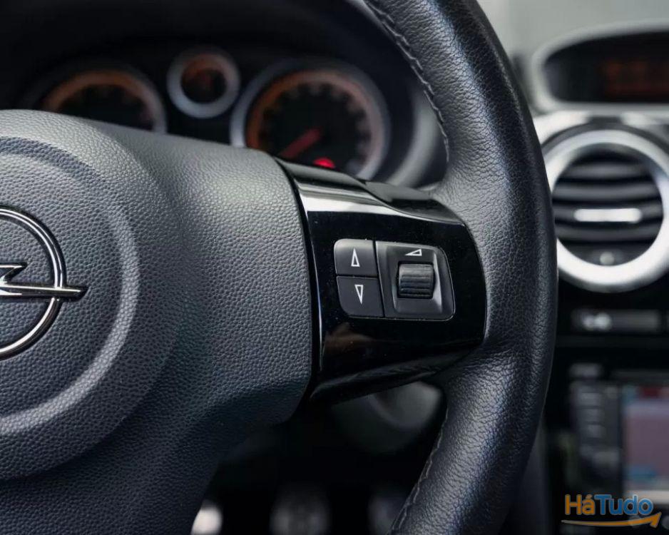 Opel Corsa 1.4 Black Editon (100cv) Opel Corsa 1.4 Black Editon (100cv)