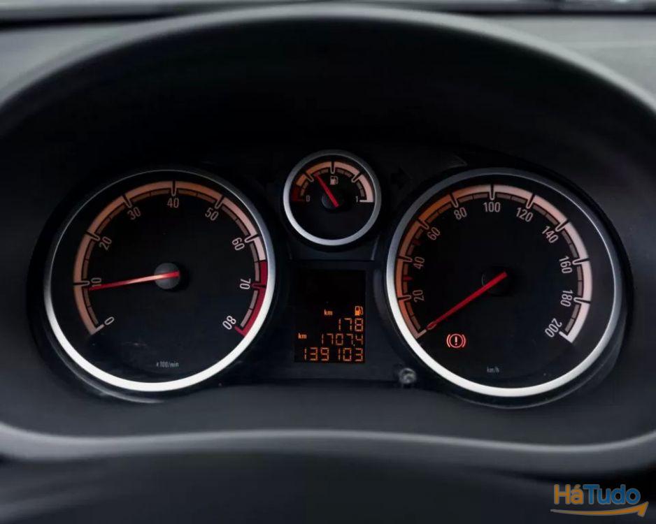 Opel Corsa 1.4 Black Editon (100cv) Opel Corsa 1.4 Black Editon (100cv)