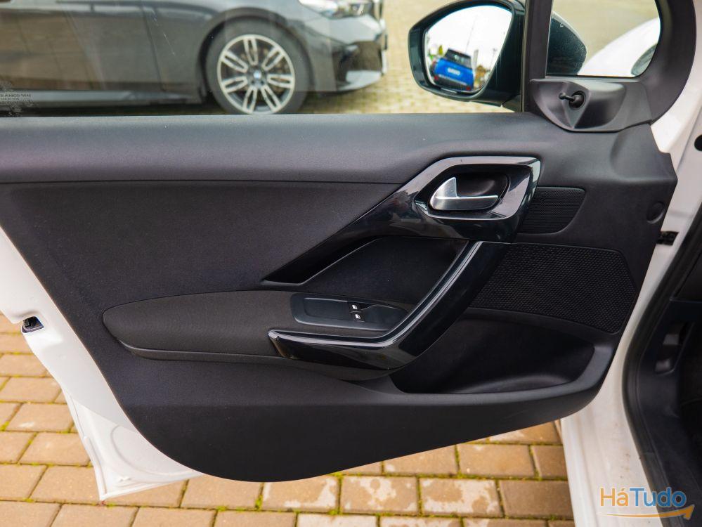 Peugeot 208 1.4 HDi Peugeot 208 1.4 HDi