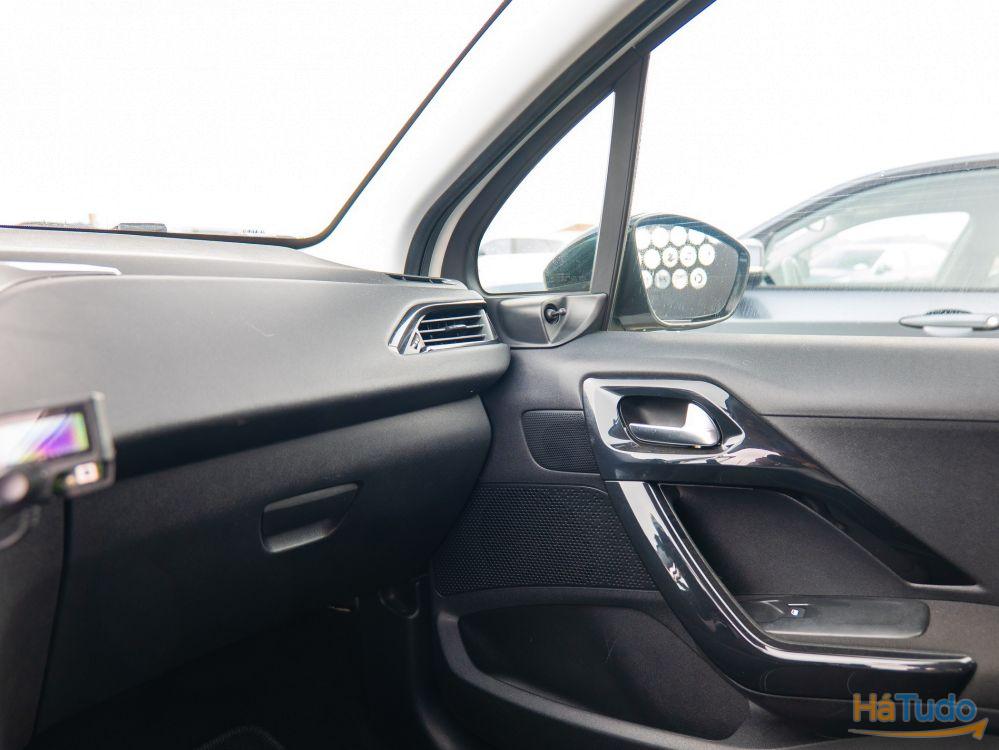 Peugeot 208 1.4 HDi Peugeot 208 1.4 HDi