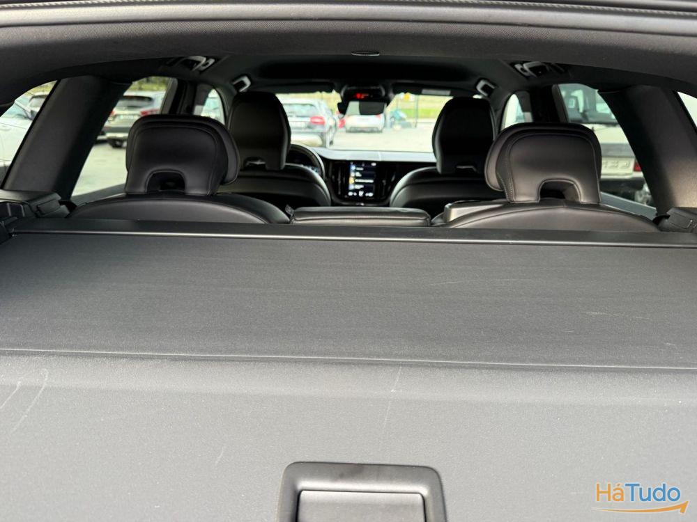 Volvo XC 60 2.0 B4 R-Design Geartronic Volvo XC 60 2.0 B4 R-Design Geartronic