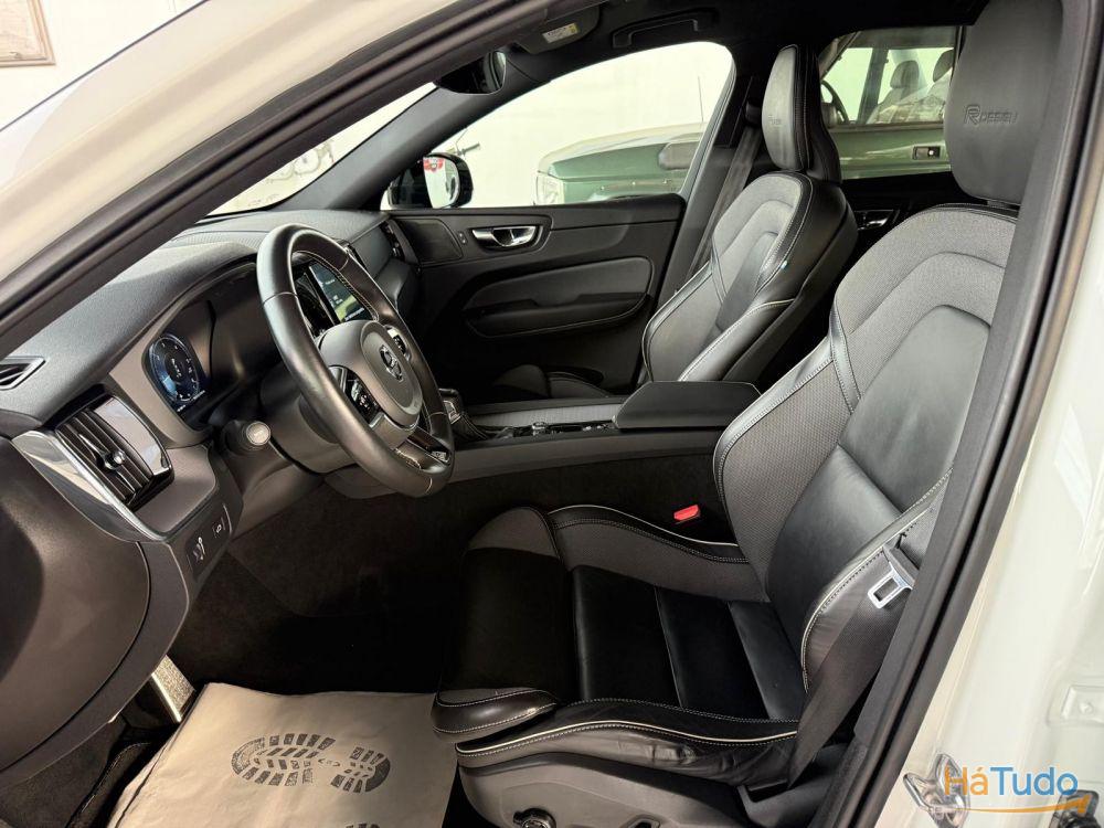 Volvo XC 60 2.0 B4 R-Design Geartronic Volvo XC 60 2.0 B4 R-Design Geartronic