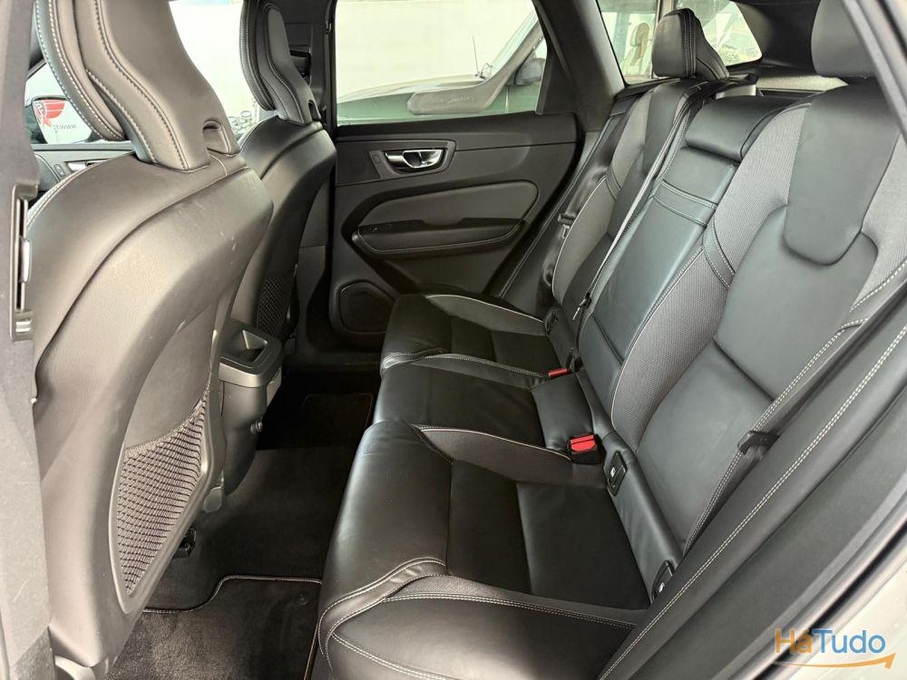 Volvo XC 60 2.0 B4 R-Design Geartronic Volvo XC 60 2.0 B4 R-Design Geartronic