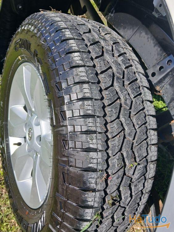 Toyota Hilux 2.4 D-4D 4WD CE 3L CH Toyota Hilux 2.4 D-4D 4WD CE 3L CH