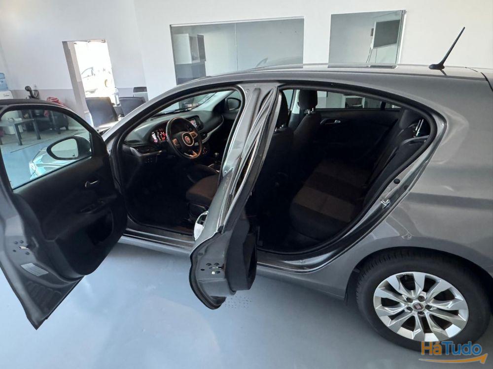 Fiat Tipo 1.3 M-Jet Easy Fiat Tipo 1.3 M-Jet Easy