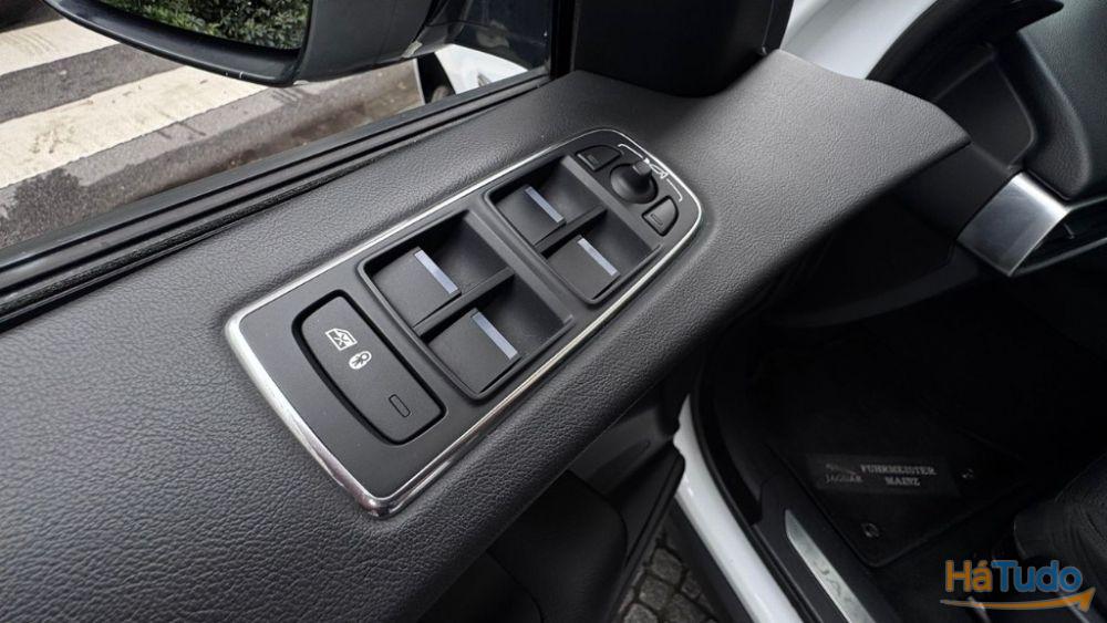 Jaguar F-Pace 2.0 i4D Pure Aut. Jaguar F-Pace 2.0 i4D Pure Aut.