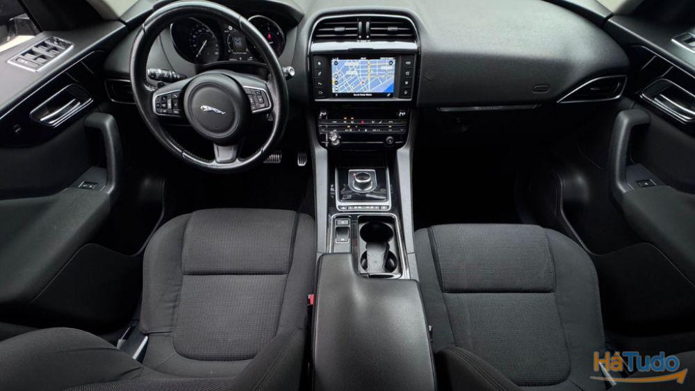 Jaguar F-Pace 2.0 i4D Pure Aut. Jaguar F-Pace 2.0 i4D Pure Aut.