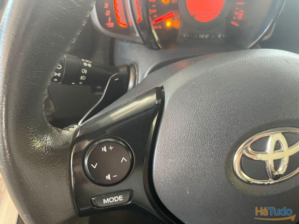 Toyota Aygo 1.0 X-Play Plus MM Toyota Aygo 1.0 X-Play Plus MM