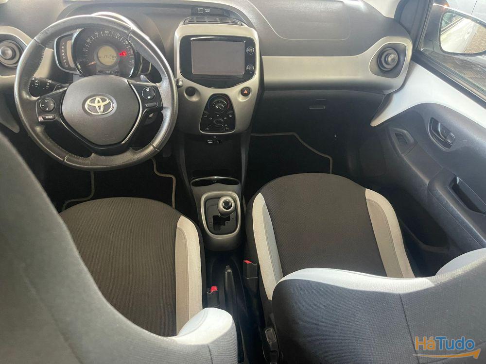 Toyota Aygo 1.0 X-Play Plus MM Toyota Aygo 1.0 X-Play Plus MM