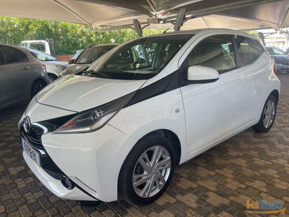 Toyota Aygo 1.0 X-Play Plus MM Toyota Aygo 1.0 X-Play Plus MM