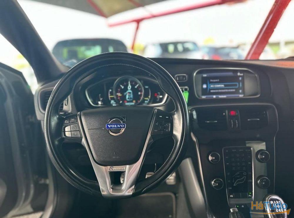 Volvo V40 1.6 D2 R-Design Summum Volvo V40 1.6 D2 R-Design Summum
