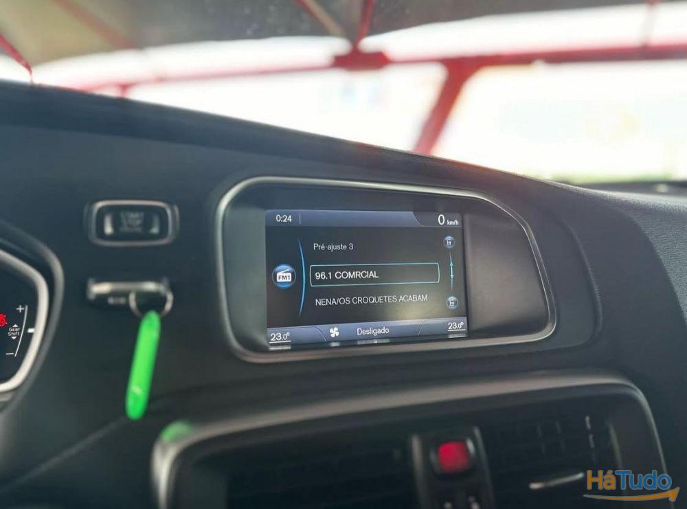 Volvo V40 1.6 D2 R-Design Summum Volvo V40 1.6 D2 R-Design Summum