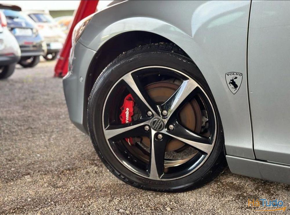 Volvo V40 1.6 D2 R-Design Summum Volvo V40 1.6 D2 R-Design Summum