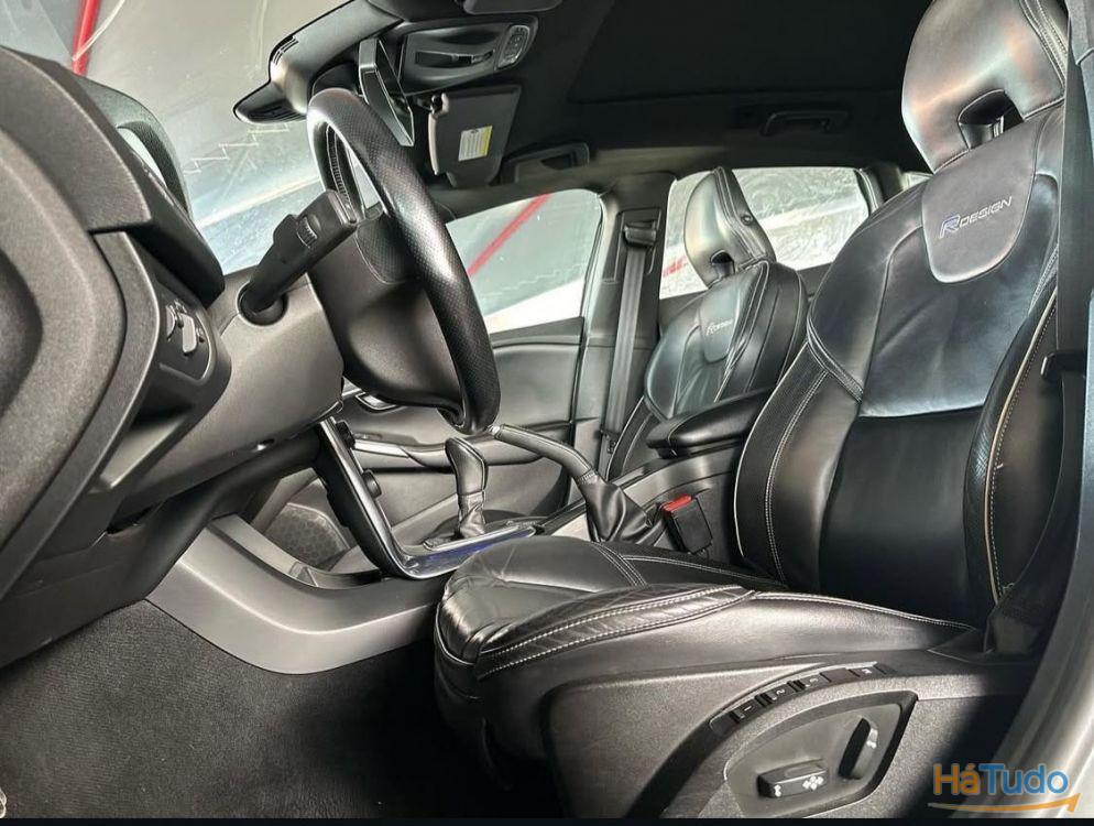 Volvo V40 1.6 D2 R-Design Summum Volvo V40 1.6 D2 R-Design Summum