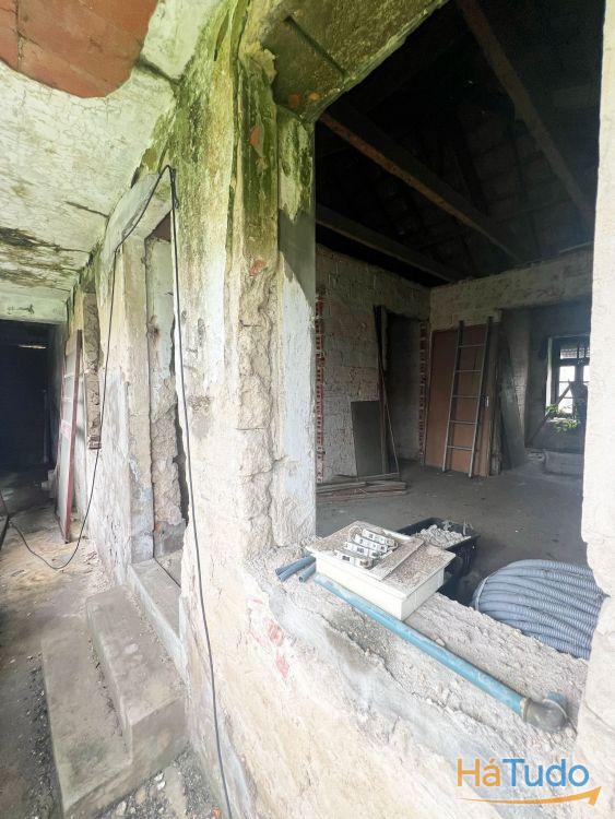 Moradia para recuperar - com terreno Moradia para recuperar - com terreno