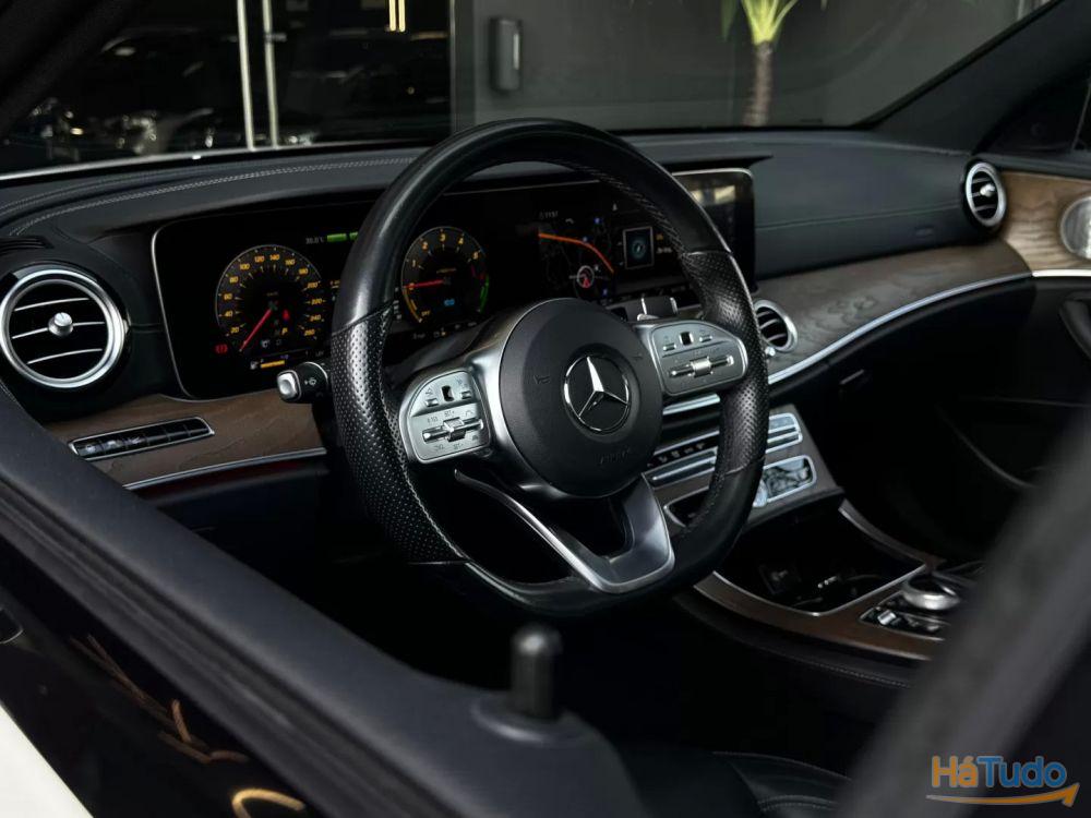 Mercedes-Benz E 300 de AMG Mercedes-Benz E 300 de AMG