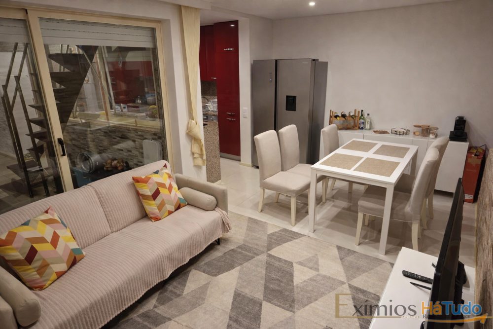 Moradia térrea V3 remodelada, junto ao Metro na Póvoa de Varzim Moradia térrea V3 remodelada, junto ao Metro na Póvoa de Varzim