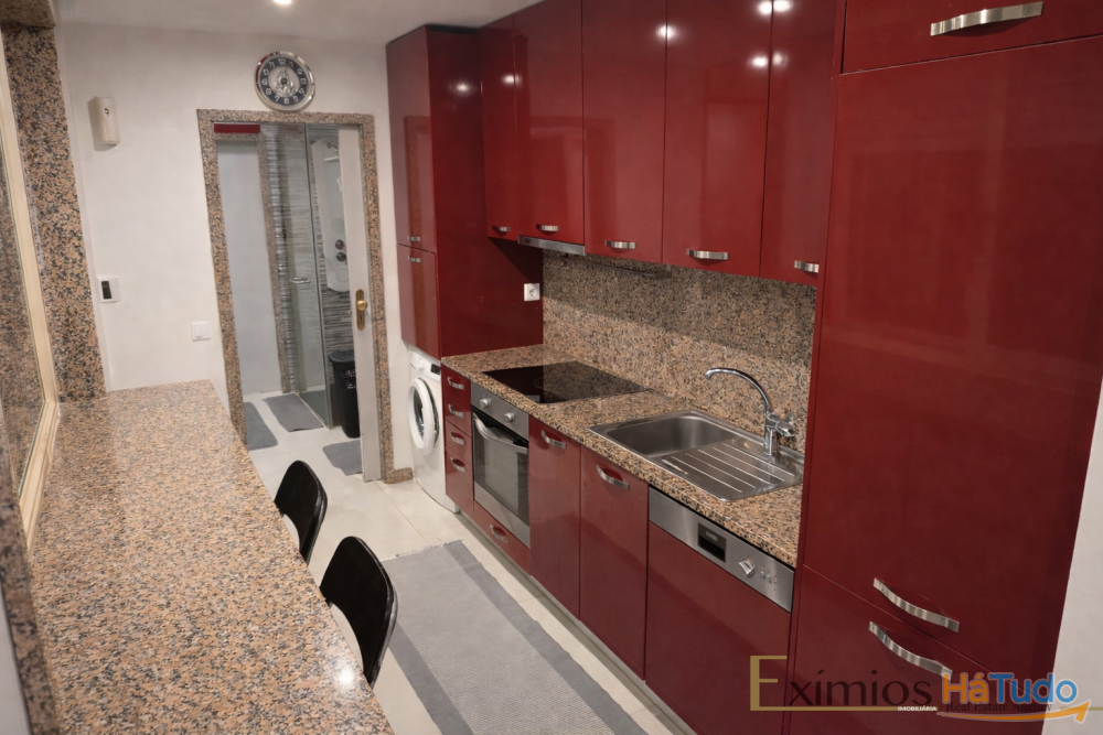 Moradia térrea V3 remodelada, junto ao Metro na Póvoa de Varzim Moradia térrea V3 remodelada, junto ao Metro na Póvoa de Varzim