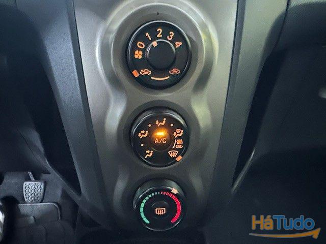 Toyota Yaris 1.0 VVT-i AC Manual Toyota Yaris 1.0 VVT-i AC Manual