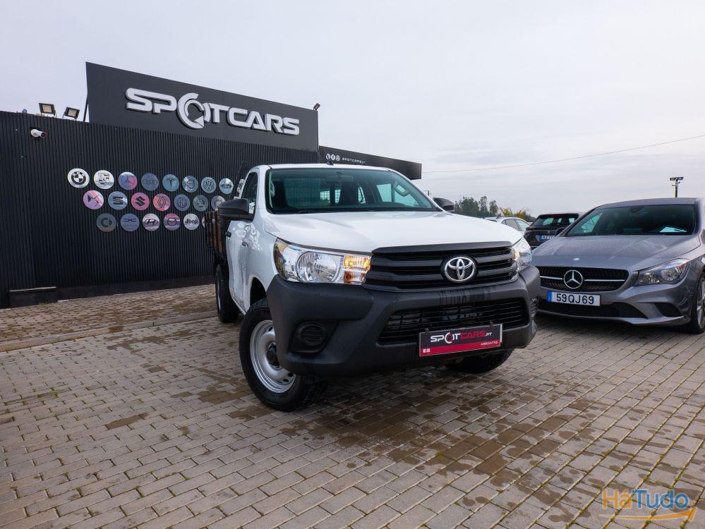 Toyota Hilux 2.4 D-4D 4WD CS CM Toyota Hilux 2.4 D-4D 4WD CS CM