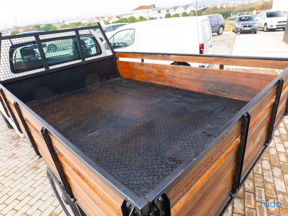 Toyota Hilux 2.4 D-4D 4WD CS CM Toyota Hilux 2.4 D-4D 4WD CS CM