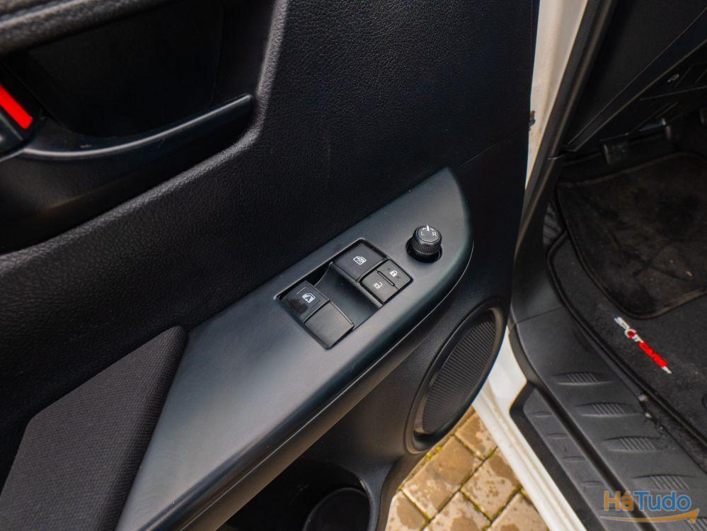 Toyota Hilux 2.4 D-4D 4WD CS CM Toyota Hilux 2.4 D-4D 4WD CS CM