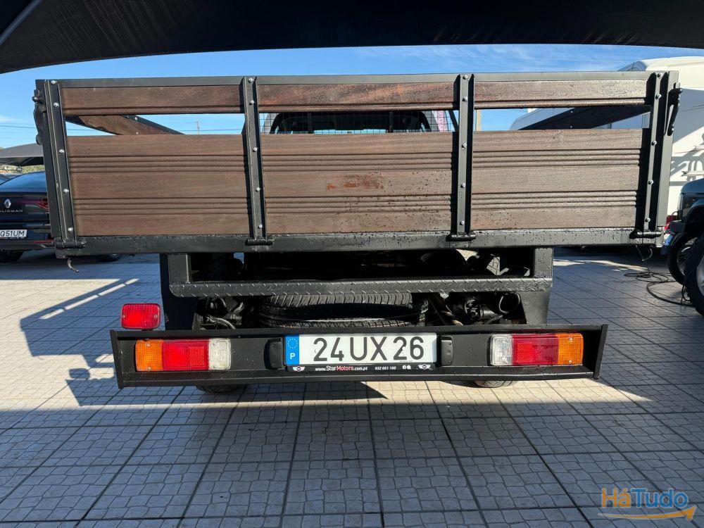 Toyota Hilux 2.4 D-4D 2WD CS Toyota Hilux 2.4 D-4D 2WD CS