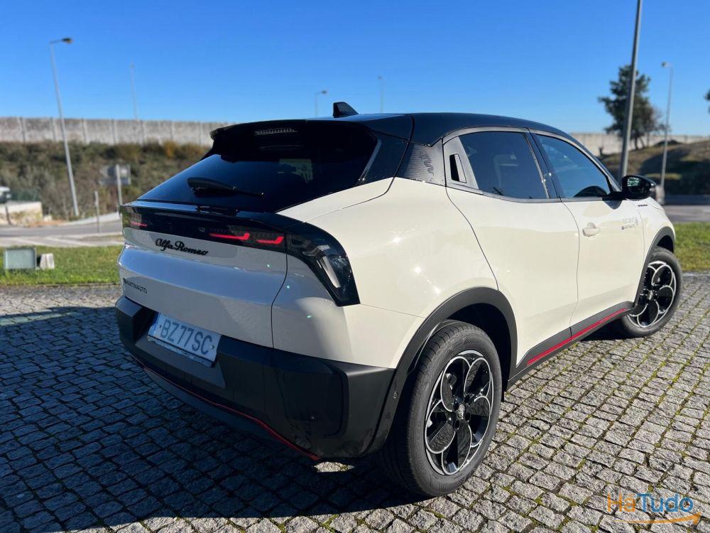 Alfa Romeo Junior Elletrica 50 kWh Alfa Romeo Junior Elletrica 50 kWh